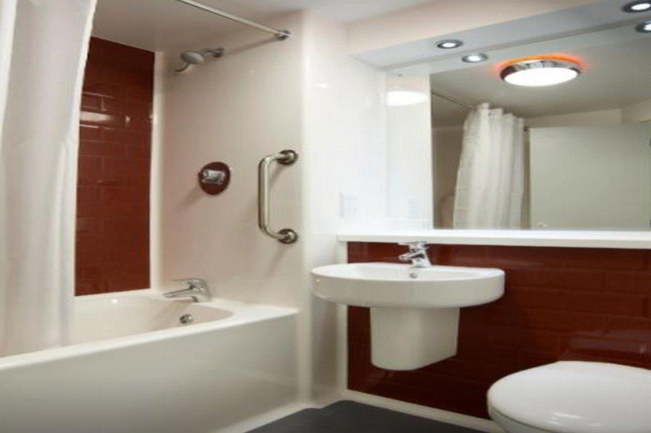 Travelodge Wadebridge Eksteriør billede